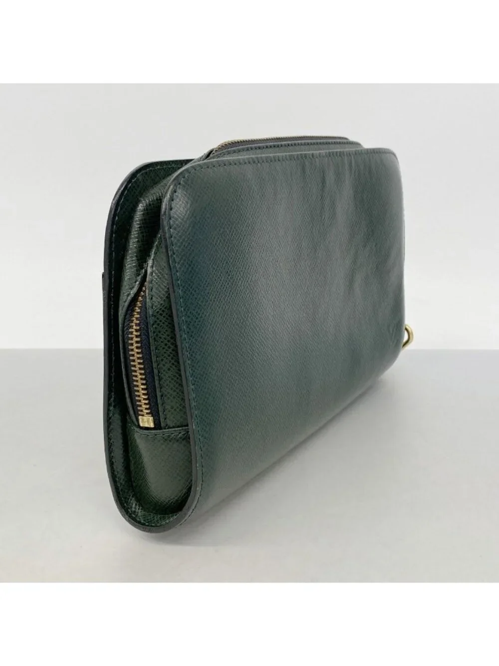 Louis Vuitton Clutch Taiga Baikal Epi